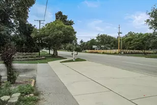 2659 Hobson Rd, Downers Grove, IL 60516 - Photo 2