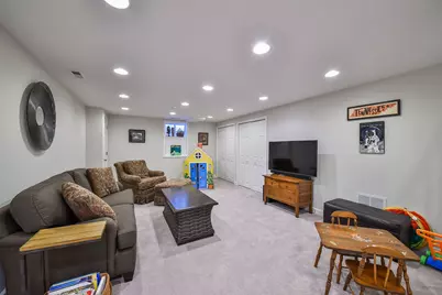 [Address not provided], Glen Ellyn, IL 60137 - Photo 28