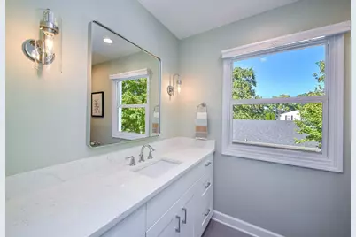 [Address not provided], Glen Ellyn, IL 60137 - Photo 24