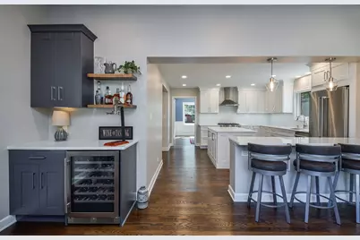 [Address not provided], Glen Ellyn, IL 60137 - Photo 4