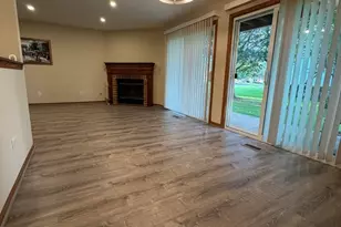 2849 Meadow Ln, Schaumburg, IL 60193 - Photo 2