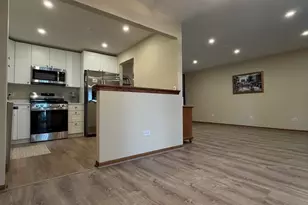 2849 Meadow Ln, Schaumburg, IL 60193 - Photo 4