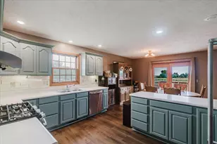 427 Sunset Dr, Colfax, IL 61728 - Photo 10