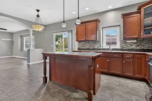 1010 Heritage Dr, Diamond, IL 60416 - Photo 12
