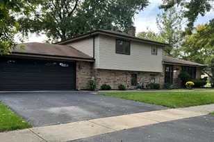 13004 S Blossom Dr, Alsip, IL 60803 - Photo 2