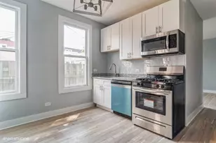 2818 N Drake Ave, Chicago, IL 60618 - Photo 12