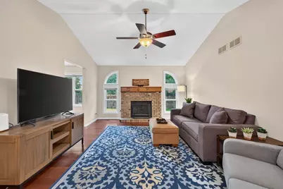 397 Meadowview Lane, Aurora, IL 60502 - Photo 6