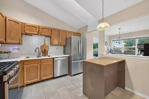 397 Meadowview Ln, Aurora, IL 60502 - Photo 10