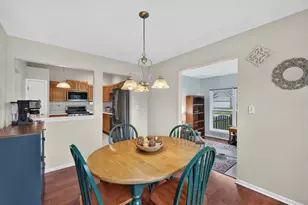 397 Meadowview Ln, Aurora, IL 60502 - Photo 14