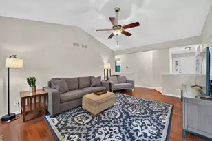 397 Meadowview Ln, Aurora, IL 60502 - Photo 8