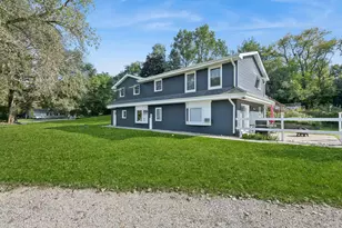 5817 Wonder Woods Dr, Wonder Lake, IL 60097 - Photo 2