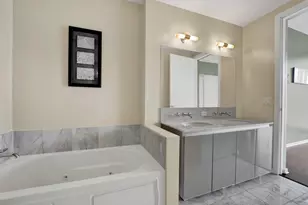 600 N Fairbanks Ct, Chicago, IL 60611 - Photo 14
