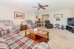 405 Bevan Dr E, Joliet, IL 60435 - Photo 14