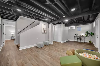 9746 S Dobson Avenue, Chicago, IL 60628 - Photo 14