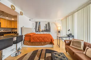 300 N State St, Chicago, IL 60654 - Photo 6