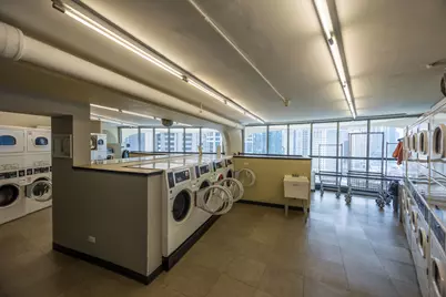 300 N State Street #2204, Chicago, IL 60654 - Photo 12