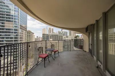 300 N State Street #2204, Chicago, IL 60654 - Photo 10