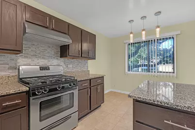 309 Maplewood Court #D1, Schaumburg, IL 60193 - Photo 4