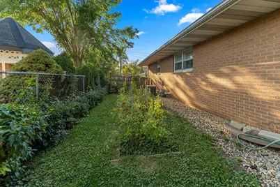 630 De Angelis Court, Chicago Heights, IL 60411 - Photo 18