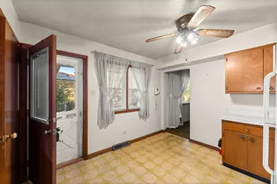 630 De Angelis Court, Chicago Heights, IL 60411 - Photo 6