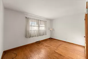 630 De Angelis Ct, Chicago Heights, IL 60411 - Photo 8