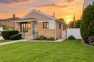 7852 Neenah Ave, Burbank, IL 60459 - Photo 1