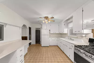 629 De Angelis Court, Chicago Heights, IL 60411 - Photo 4
