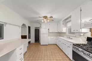 629 De Angelis Ct, Chicago Heights, IL 60411 - Photo 4