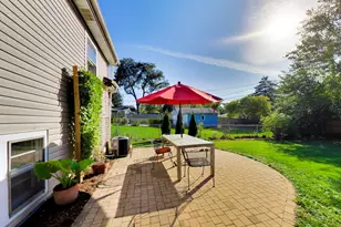 1445 N Webster St, Naperville, IL 60563 - Photo 32
