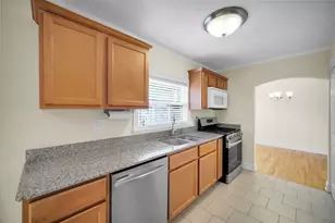 2575 Prairieview Ln, Aurora, IL 60504 - Photo 12