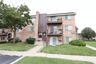 840 W College Blvd, Addison, IL 60101 - Photo 1