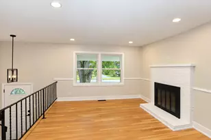 30W234 Claymore Ln, Naperville, IL 60563 - Photo 8