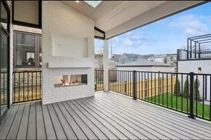 3233 Central St, Evanston, IL 60201 - Photo 4