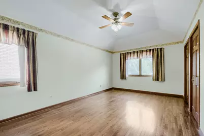 9015 Natoma Avenue, Oak Lawn, IL 60453 - Photo 18