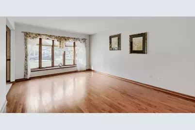 9015 Natoma Avenue, Oak Lawn, IL 60453 - Photo 4