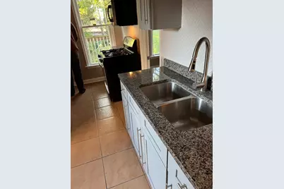 331 W 61st Street #2, Chicago, IL 60621 - Photo 6