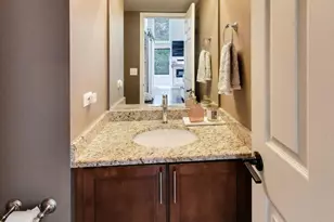 924 Ainsley Dr, West Chicago, IL 60185 - Photo 10