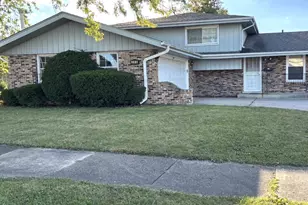 308 S Walnut St, Glenwood, IL 60425 - Photo 1