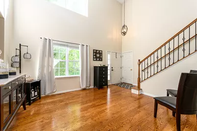 6080 Halloran Lane, Hoffman Estates, IL 60192 - Photo 4