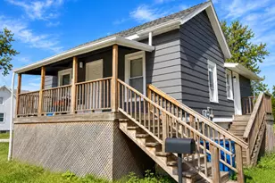 128 W North St, Watseka, IL 60970 - Photo 2