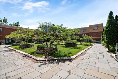 1889 Maple Avenue #W6, Evanston, IL 60201 - Photo 4
