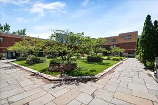 1889 Maple Ave, Evanston, IL 60201 - Photo 4