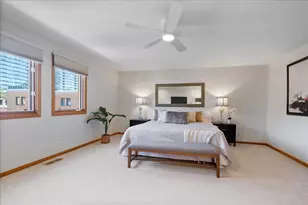 1889 Maple Ave, Evanston, IL 60201 - Photo 16