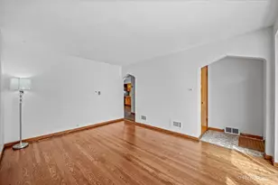 11308 S Ave N, Chicago, IL 60617 - Photo 8