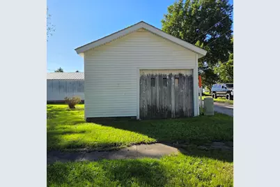 301 3rd Street, Sherrard, IL 61281 - Photo 30