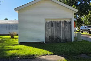 301 3rd St, Sherrard, IL 61281 - Photo 30