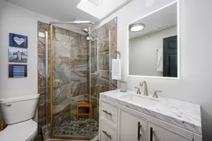 2008 W Roscoe St, Chicago, IL 60618 - Photo 18