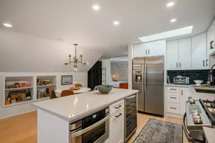 2008 W Roscoe St, Chicago, IL 60618 - Photo 14