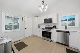 110 Willow St, Park Forest, IL 60466 - Photo 6