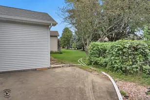 407 Sorin Cir, Manteno, IL 60950 - Photo 24